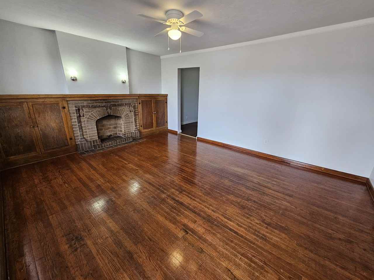 308 Se 26th St - Photo 2 of 19