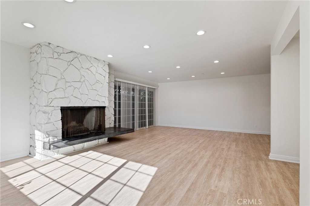 4427 Camero Ave - Photo 3 of 24