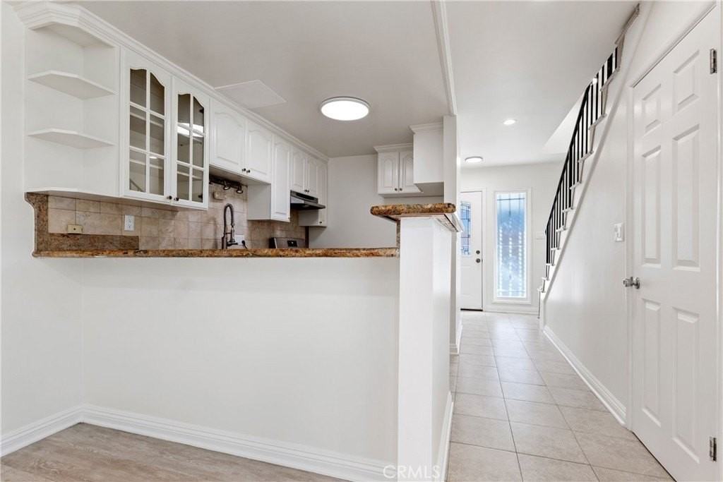 4427 Camero Ave - Photo 5 of 24