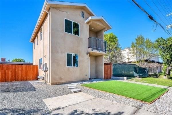 10663 Encino Ave - Photo 4 of 29