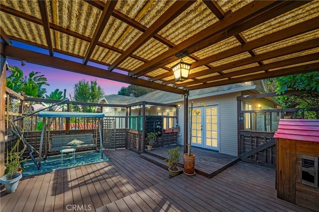 11026 Fruitland Dr - Photo 2 of 50