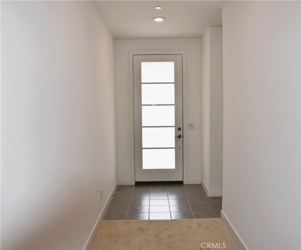 30698 White Pines Dr - Photo 4 of 24