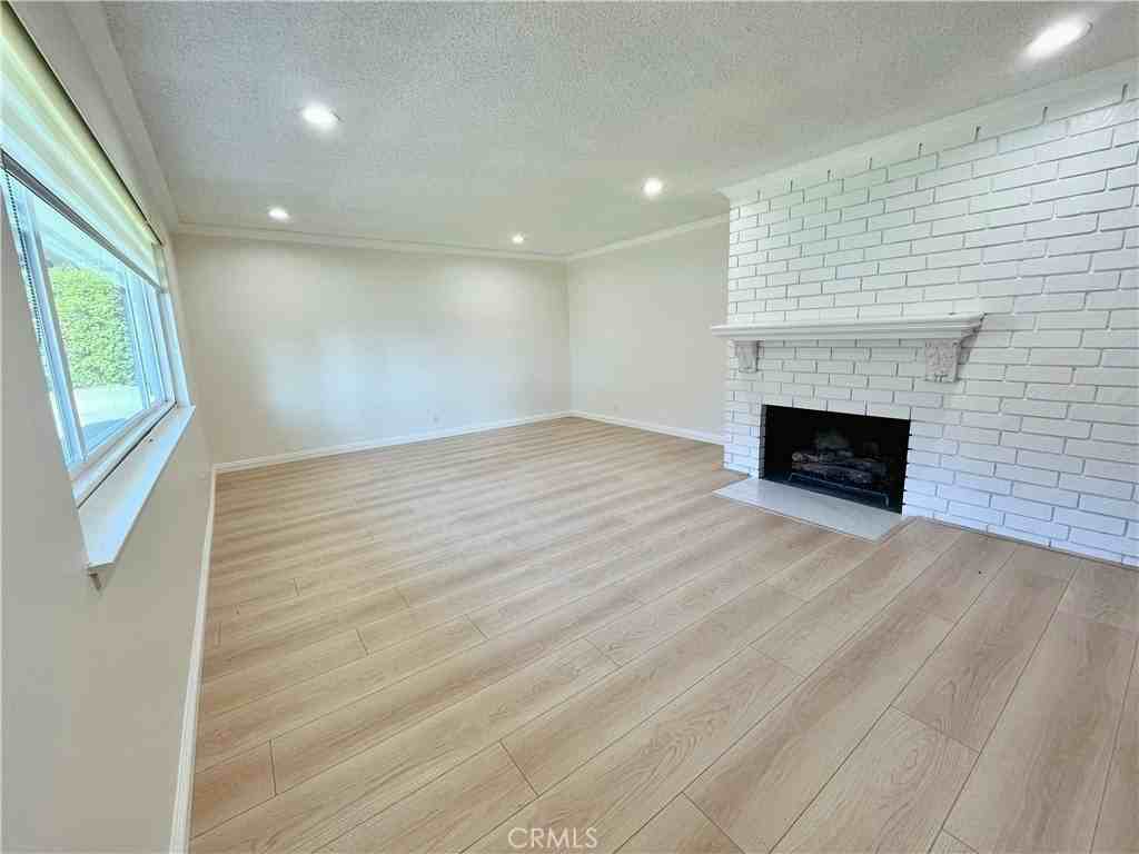 3022 Ilopango Dr - Photo 4 of 25