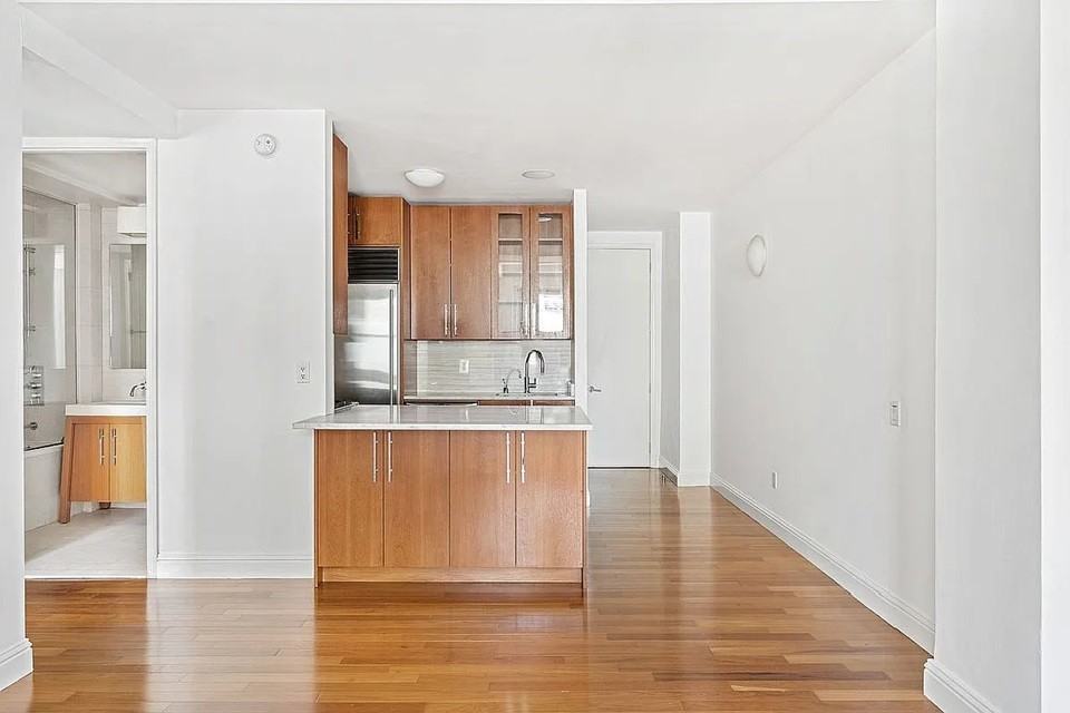 88 Greenwich St #1212 - Photo 2 of 5