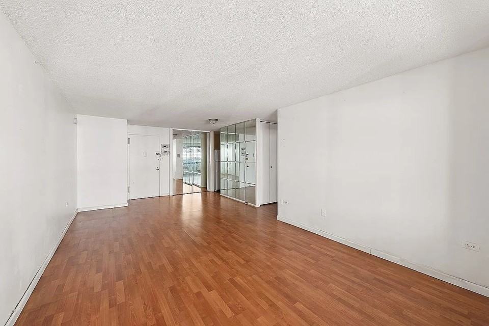 90 Gold St #3E - Photo 2 of 7