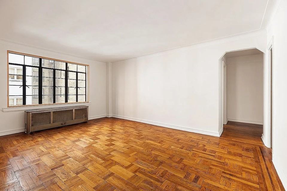 135 E 39th St #5E - Photo 2 of 7