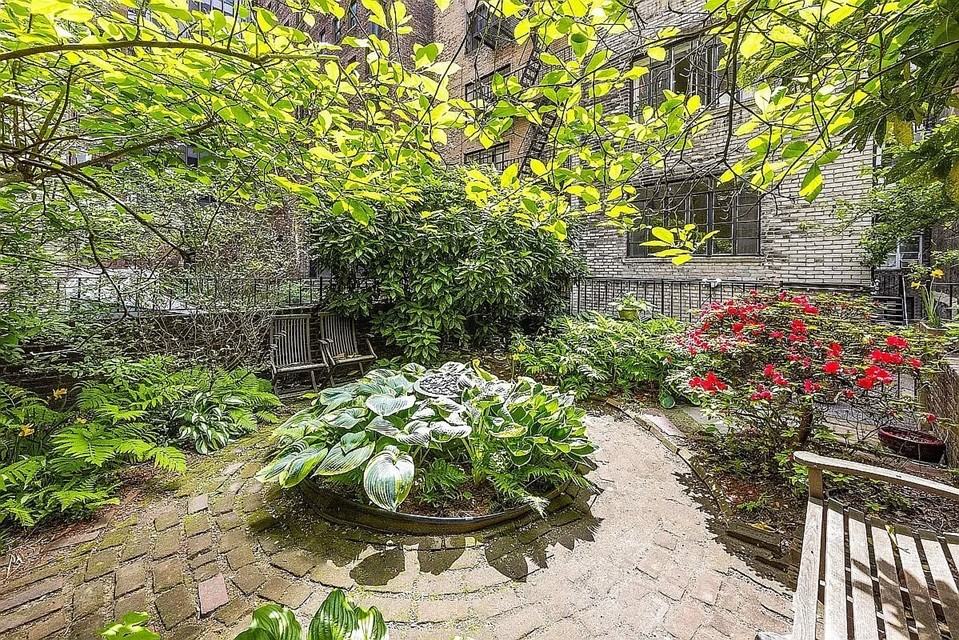 135 E 39th St #5E - Photo 6 of 7