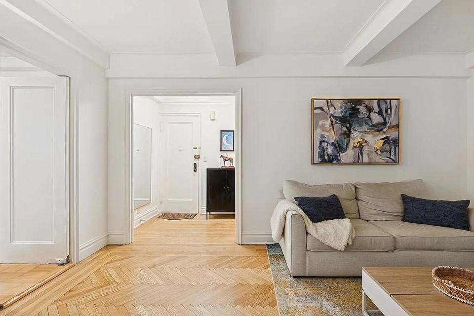 140 E 81st St #9C - Photo 2 of 8