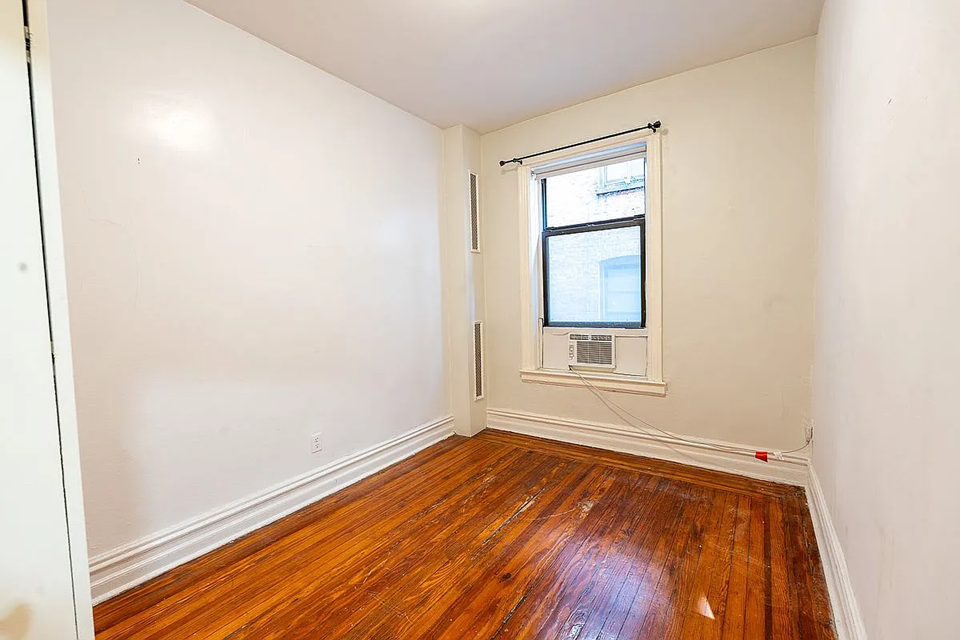 200 W 109th St #A7 - Photo 3 of 7