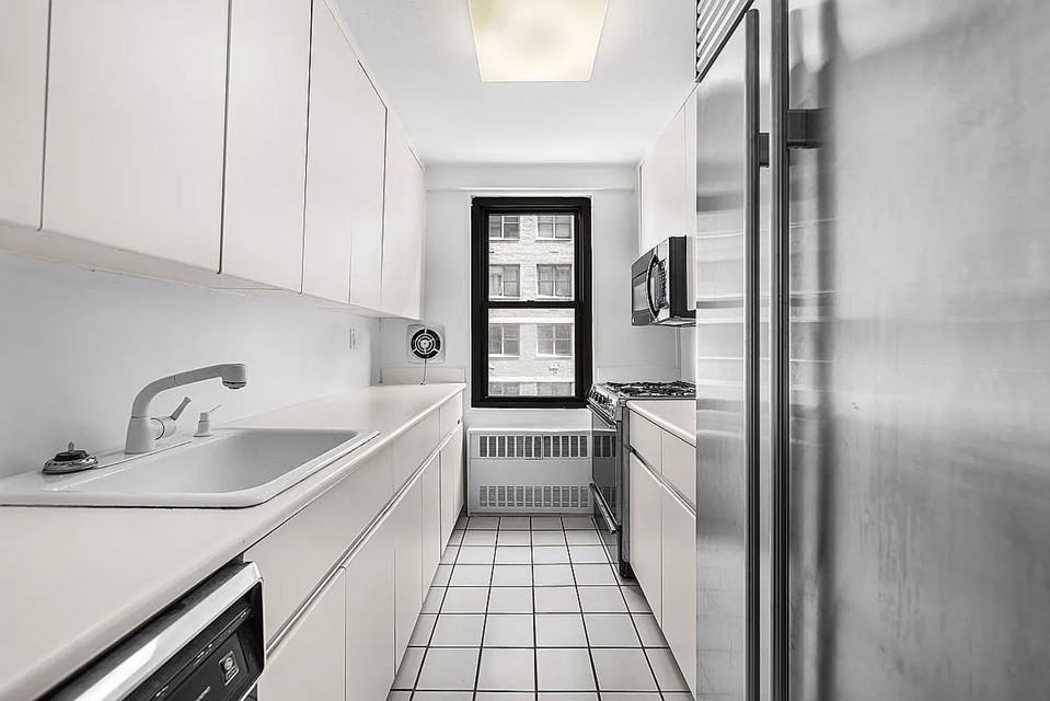 225 E 57th St #6J - Photo 5 of 6