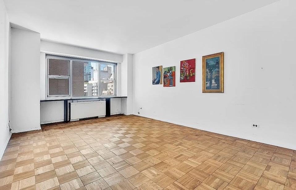 400 E 56th St #18F - Photo 2 of 5