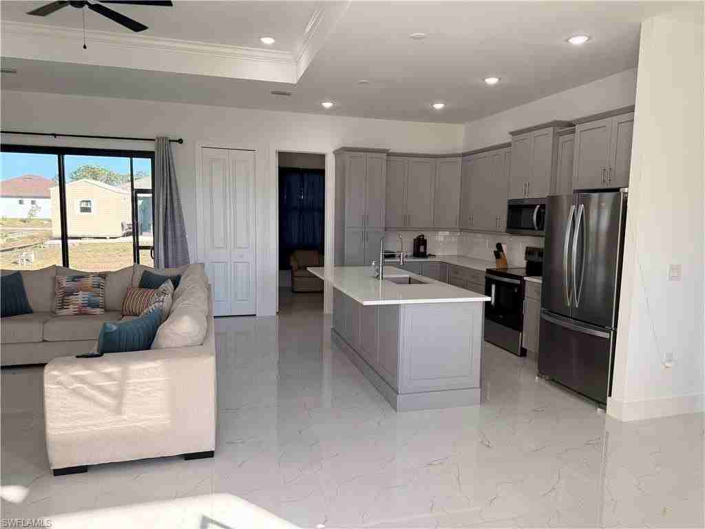 941 Columbus Blvd S - Photo 6 of 41