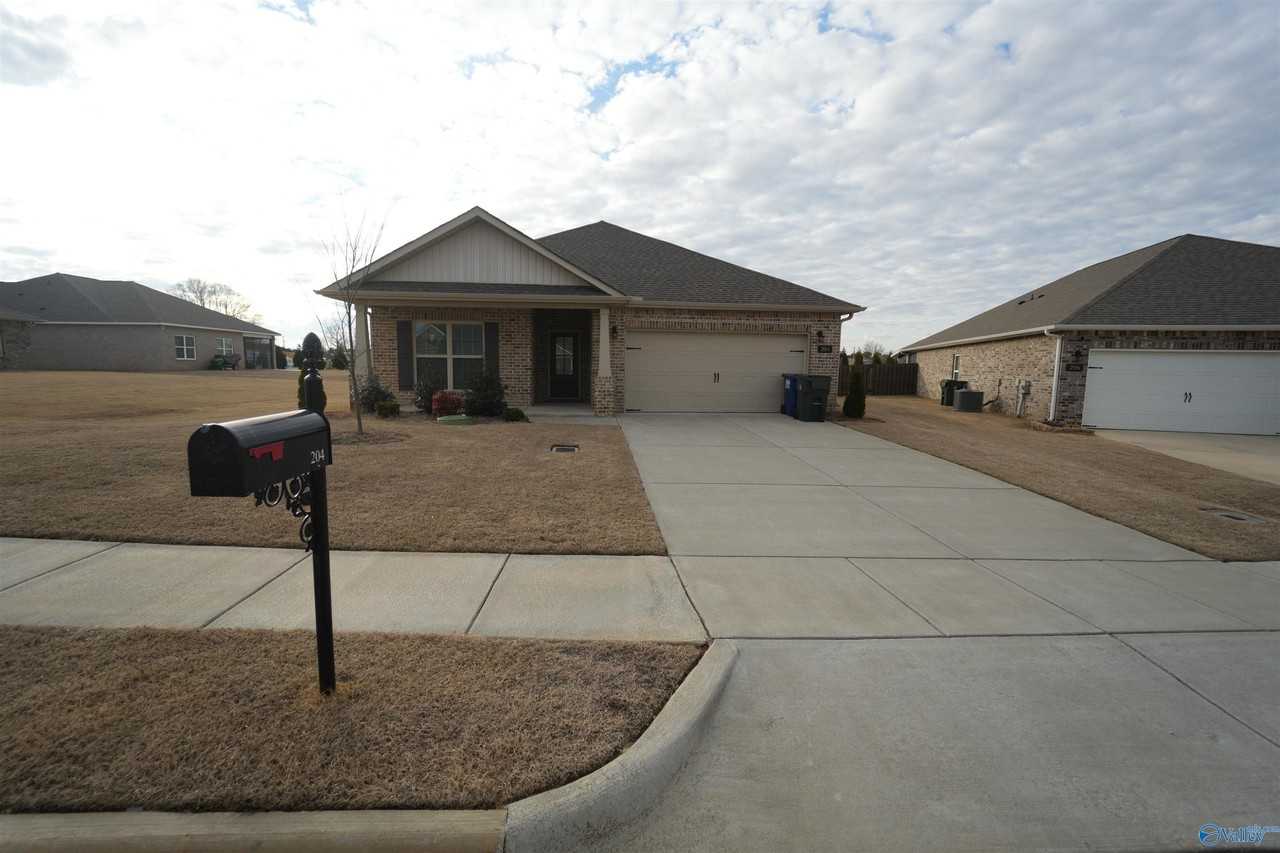 204 Joan Cir - Photo 2 of 36