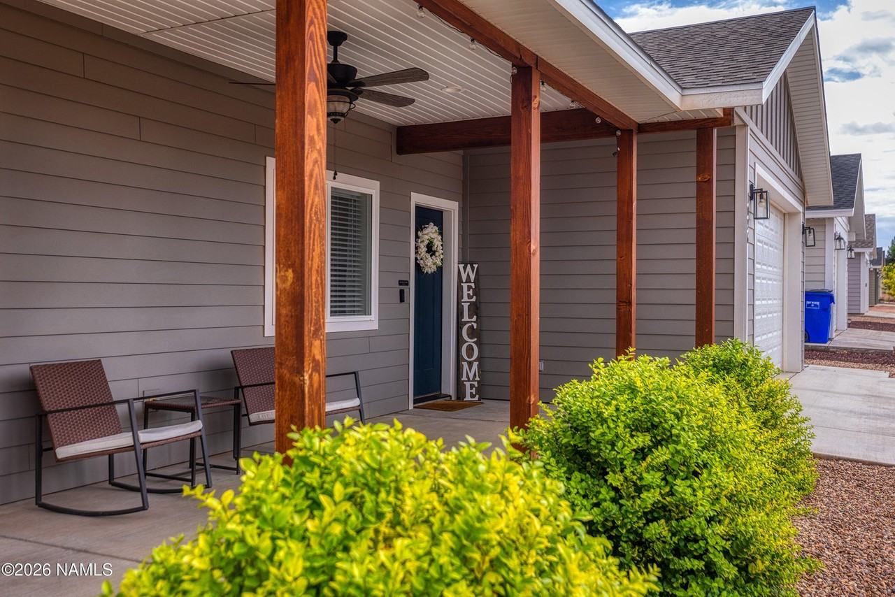 1096 E Adams St - Photo 2 of 12