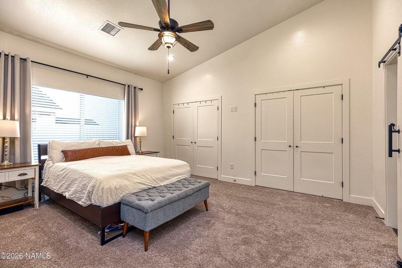 1096 E Adams St - Photo 6 of 12