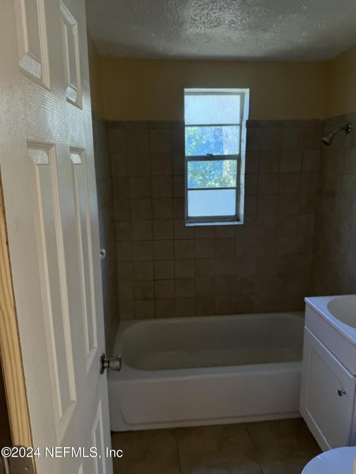 2604 Mcmillan St - Photo 5 of 8