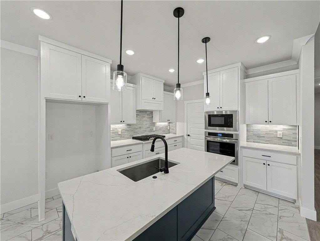 6907 Sw High Meadow Blvd - Photo 6 of 24