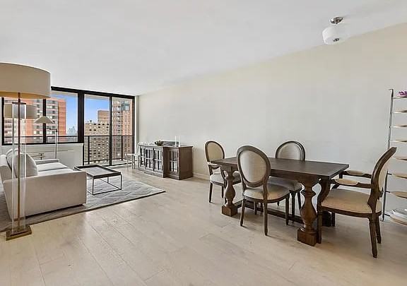 245 E 93Rd St - Photo 3 of 6