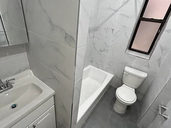 11865 Metropolitan Ave - Photo 6 of 7