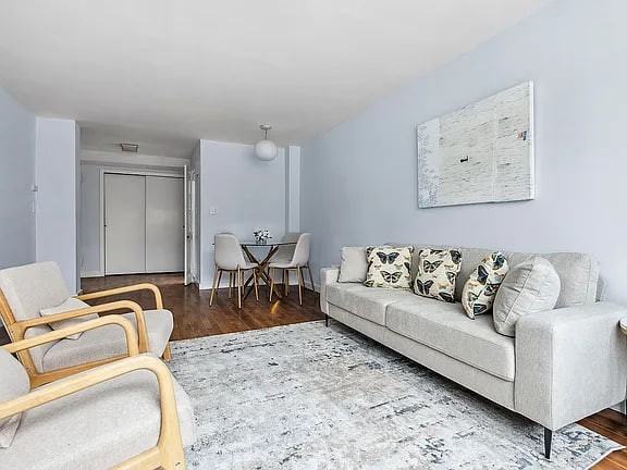 435 E 77Th St - Photo 2 of 4