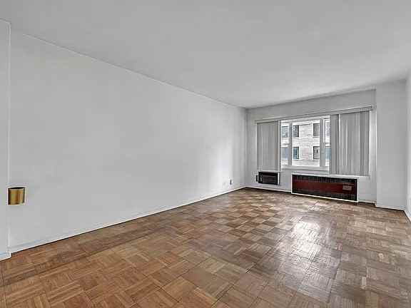 144 E 84Th St - Photo 2 of 8