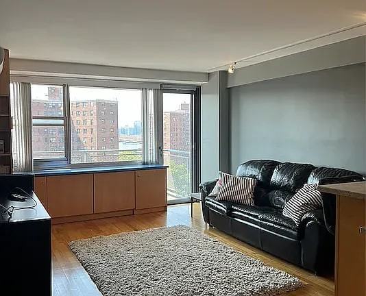 185 Park Row - Photo 2 of 9