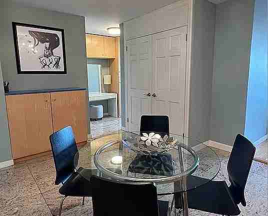 185 Park Row - Photo 3 of 9