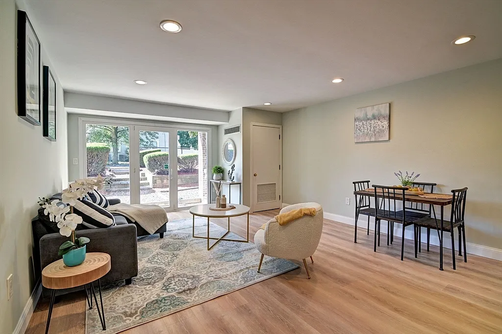 314 Riverside Ave - Photo 3 of 24