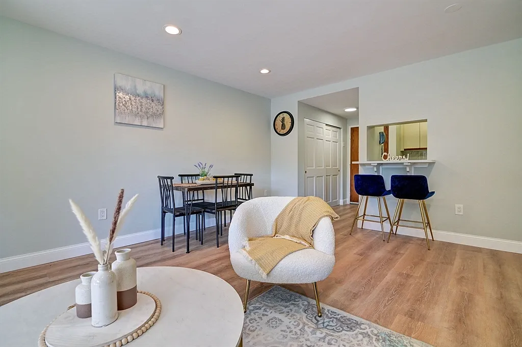 314 Riverside Ave - Photo 5 of 24