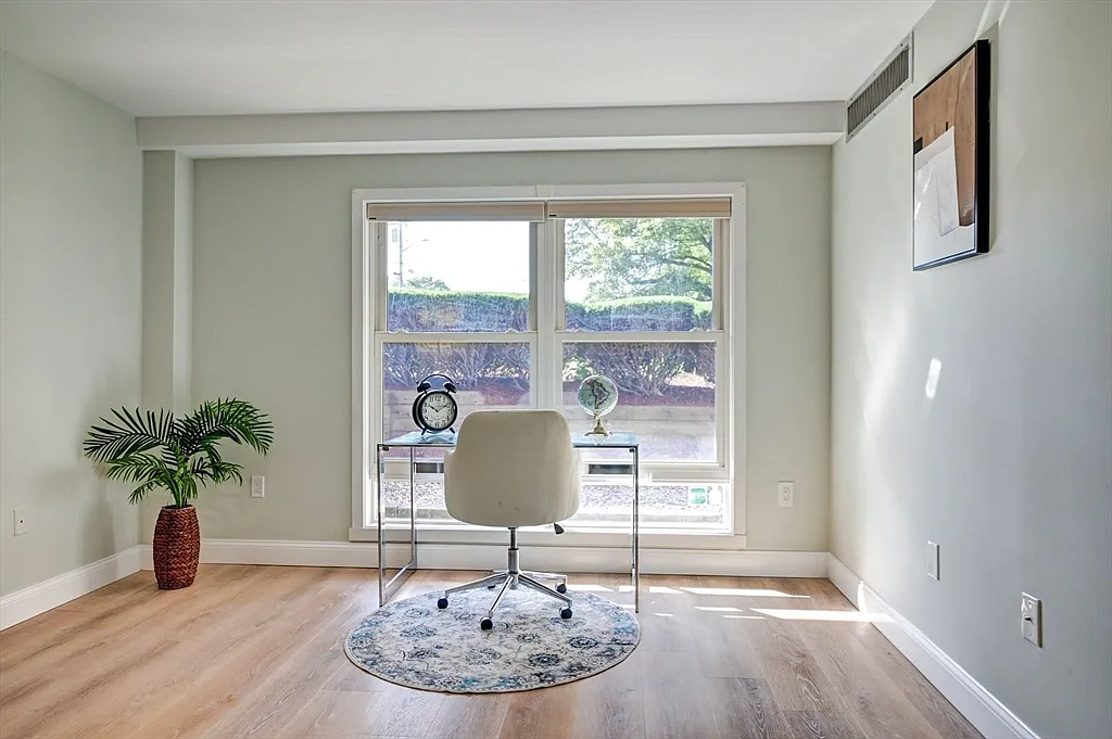 314 Riverside Ave - Photo 7 of 24