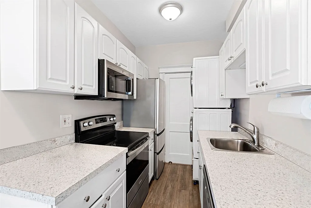 1641 Commonwealth Ave - Photo 2 of 12