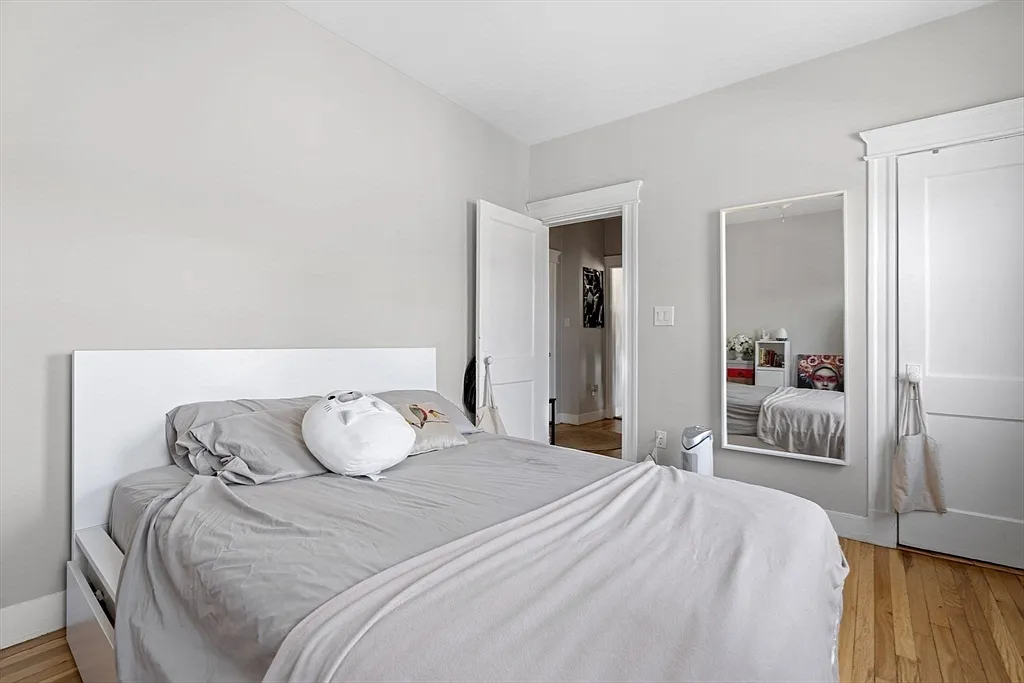 1641 Commonwealth Ave - Photo 6 of 12