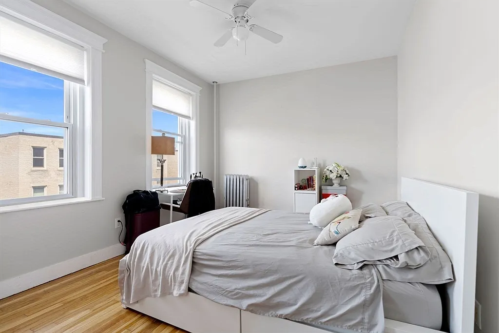 1641 Commonwealth Ave - Photo 7 of 12