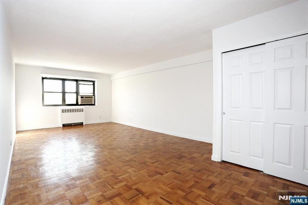 208 Anderson St Apt S4f - Photo 6 of 20