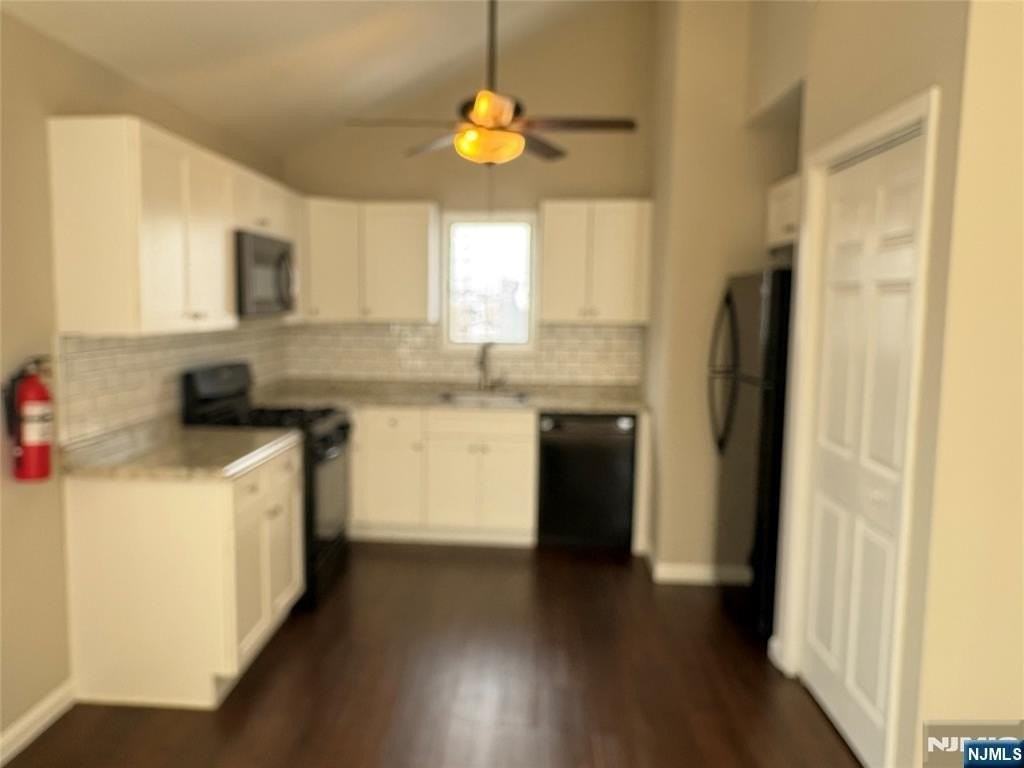 70 Pink St - Photo 3 of 13