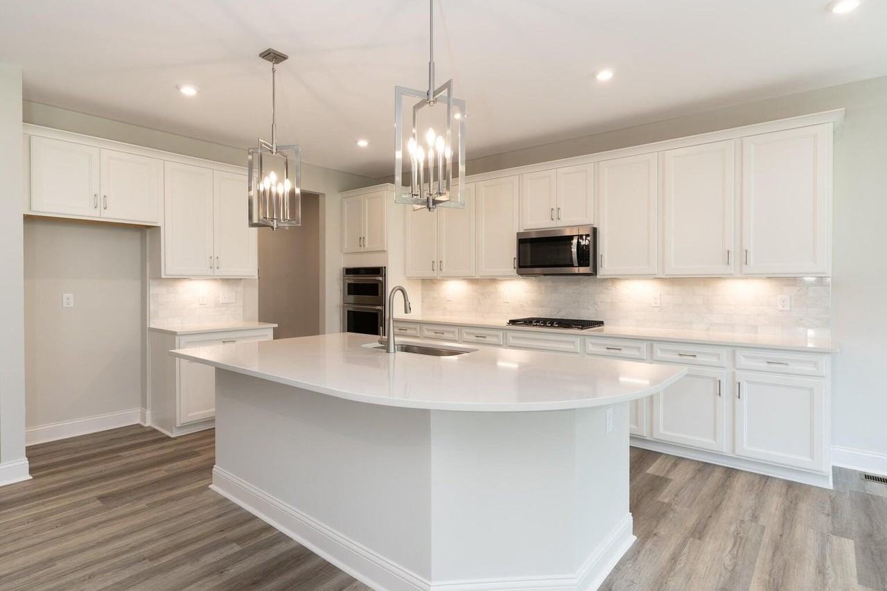 5852 Stillwater Ln - Photo 4 of 27