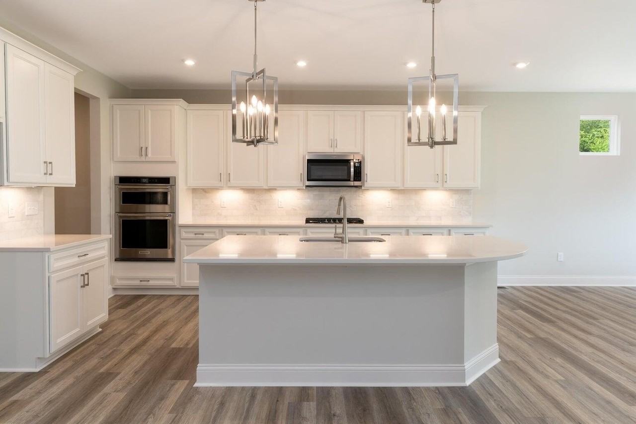 5852 Stillwater Ln - Photo 5 of 27