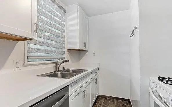 1419 Cloverfield Blvd #B - Photo 2 of 7