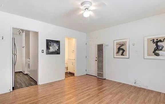 1419 Cloverfield Blvd #B - Photo 3 of 7