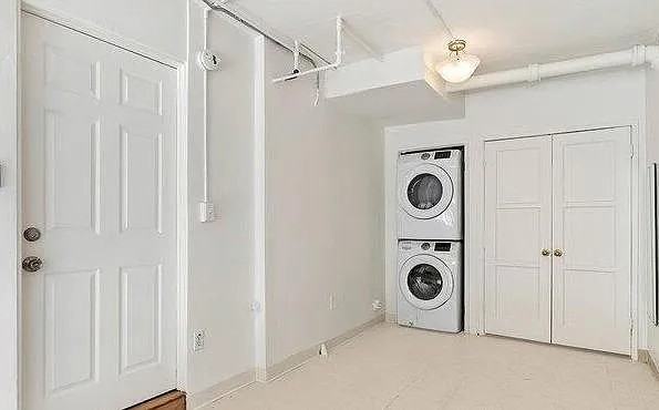 1419 Cloverfield Blvd #B - Photo 6 of 7