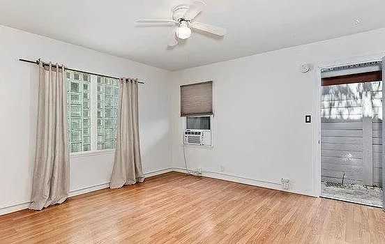 1419 Cloverfield Blvd #B - Photo 7 of 7