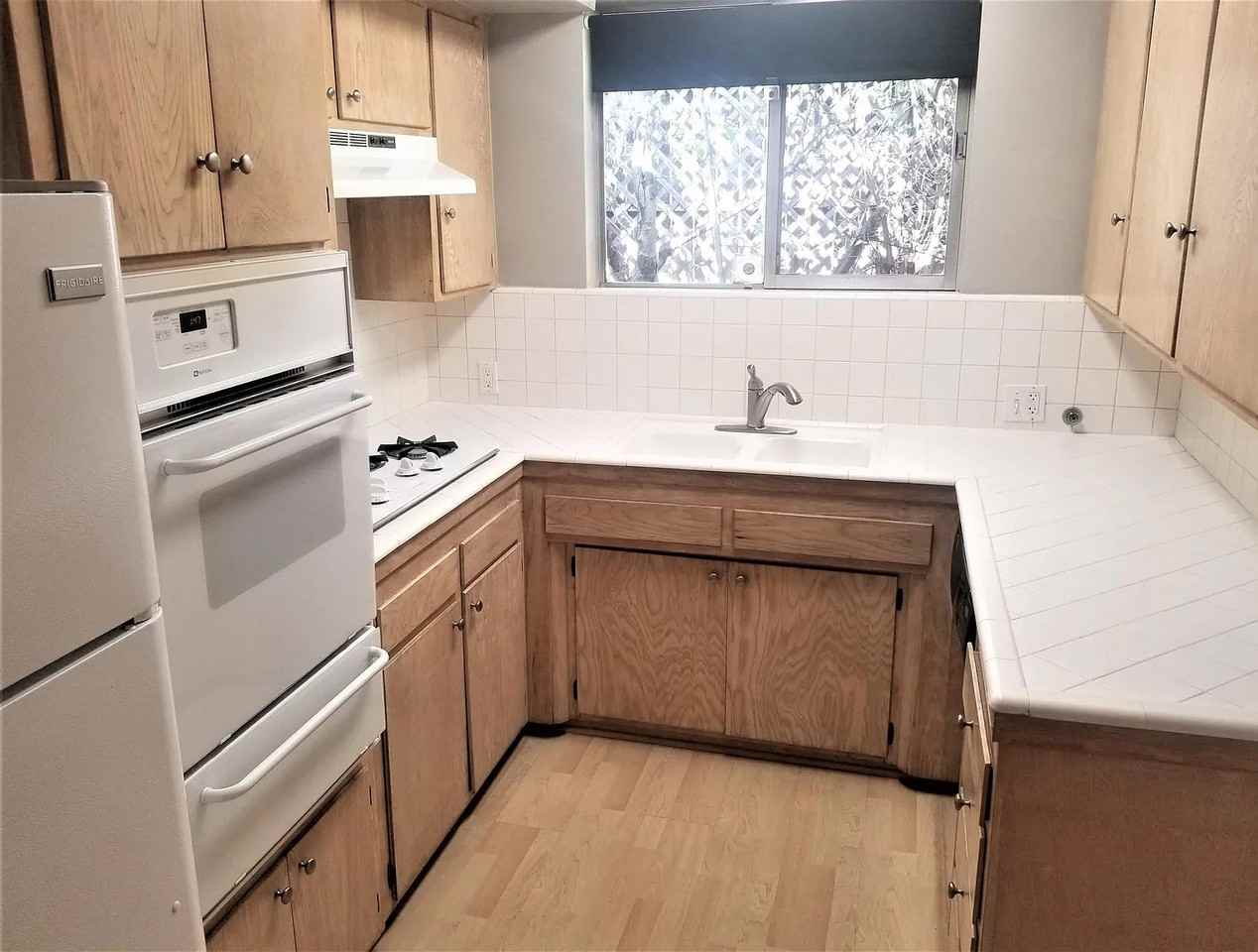 3320 Griffith Park Blvd #8 - Photo 6 of 15