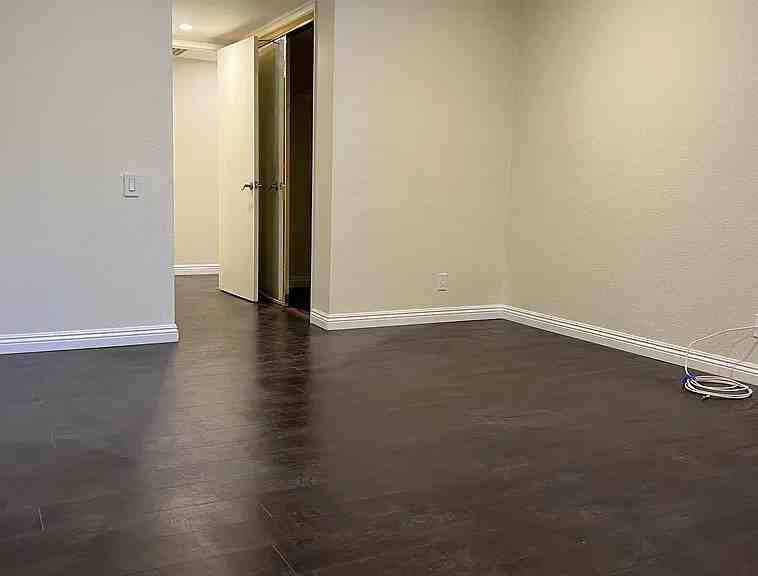 4915 Tyrone Ave #103 - Photo 2 of 11