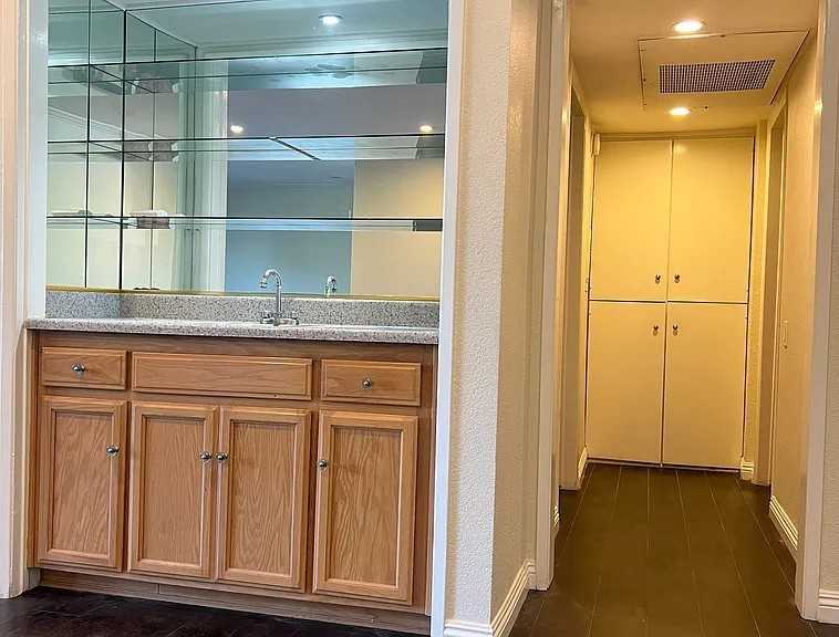 4915 Tyrone Ave #103 - Photo 3 of 11