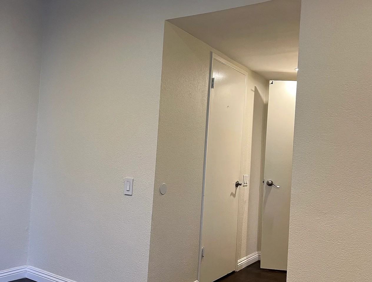 4915 Tyrone Ave #103 - Photo 4 of 11