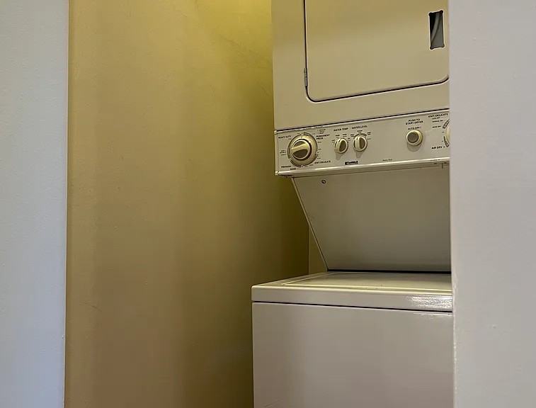 4915 Tyrone Ave #103 - Photo 6 of 11