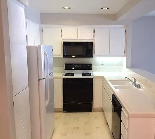 6901 Rodling Dr #B - Photo 3 of 10