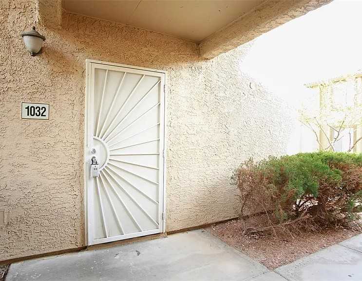 7200 Pirates Cove Rd - Photo 2 of 10