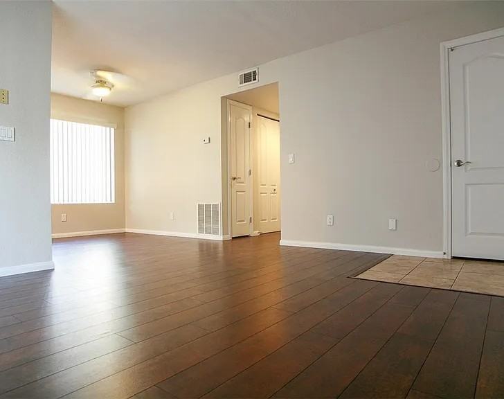 7200 Pirates Cove Rd - Photo 4 of 10