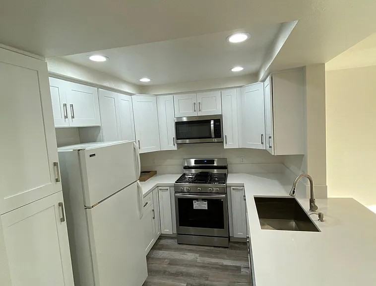 8601 Falmouth Ave #204 - Photo 3 of 10